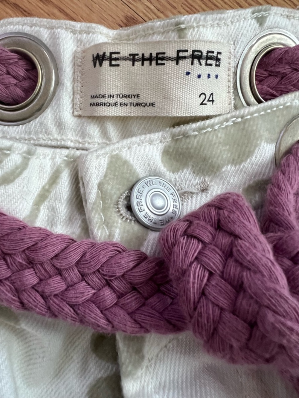 We The Free Moxie Printed Flocked Barrel Jeans in Floral Ivory Size 24 - Picture 3 of 9